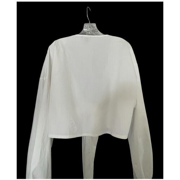 PrettyLittleThing Women's Size 16 Front Tie Low Cut Crop Top Long Sleeve (NWT) - Picture 2 of 9